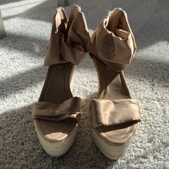 J. Lo Wedge Shoes - Picture 2 of 5